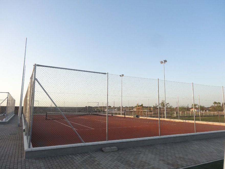 construccion pista de tenis de tierra batida en cordoba Celabasa sport